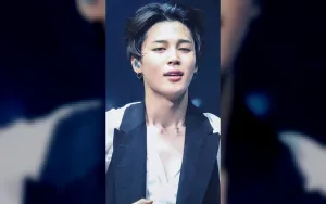 HYBE Klarifikasi Penggunaan Penerangan Merah untuk Event Comeback BTS