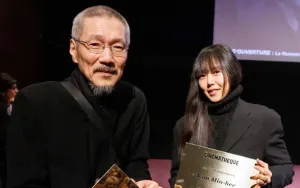 Kim Min Hee dan Hong Sang Soo Tampil Bersama Anak di Bandara Incheon