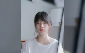 Bae Suzy Tunjukkan Standar Kecantikan Baru di Acara Longines 2026