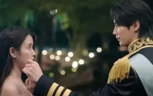 Knetz Histeris dengan Tantangan Kontak Mata IU dan Byeon Wooseok di 'Perfect Crown'