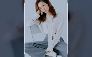 Lee Yoo Young Umumkan Kehamilan Kedua, Bagikan Foto Keluarga yang Menghangatkan Hati
