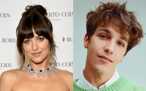 Kedekatan Dakota Johnson dan Role Model Semakin Serius, Ini Faktanya
