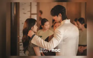 Reuni IU dan Byeon Woo-seok di Drama Perfect Crown Setelah 10 Tahun