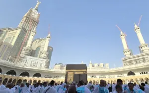 Tips Cegah Heat Stroke, Jamaah Haji Indonesia Diminta Rajin Minum di Masjidil Haram