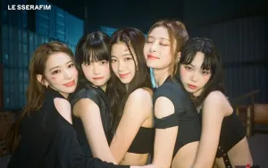 Yunjin LE SSERAFIM Menangis Saat Live Stream, Ungkap Perjuangan Bersama Anggota