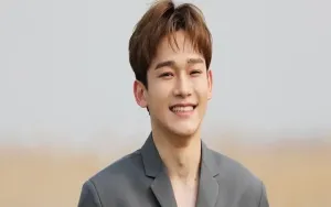 Chen EXO Bagikan Momen Langka Bersama Putrinya, Fans Terkejut Melihat Perubahannya