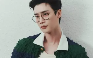 Lee Jong Hyuk Ungkap Persahabatan dengan Ayah BTS V di Radio Star