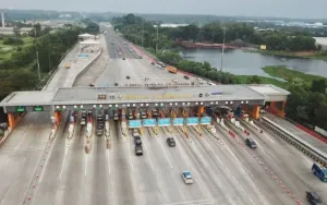 Arus Lalu Lintas Tol Jakarta-Cikampek Meningkat Signifikan Saat Libur Panjang