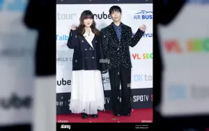 AKMU Raih Kemenangan Pertama untuk 'Paradise of Rumors' di Music Core