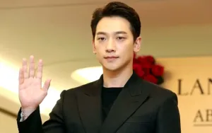Rain Ungkap J.Y. Park Pernah Sarankan Operasi Kelopak Mata Sebelum Debut