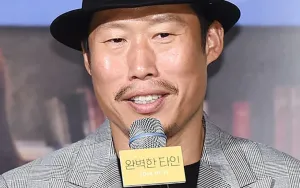 Yoo Hae Jin Donasikan 100 Juta Won untuk Pasien Kanker