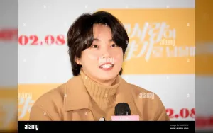 Yoon Shi Yoon Ungkap Alasan Belum Menikah di Usia 40 Tahun
