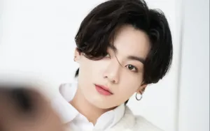 Jungkook Hapus Tato Pasangan dengan aespa Winter, Apakah Mereka Putus?