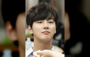 Yoon Shi Yoon Bikin Ngakak dengan Pengakuan Jujurnya Soal Foto dan Mantan Pacar