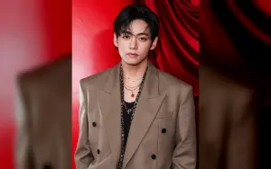 V BTS Curi Perhatian Fans di Paris dengan Gestur Menawan dan Interaksi Hangat