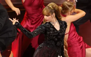 Rumor Putus BLACKPINK Lisa dan Frédéric Arnault Makin Kuat Usai Perubahan Casing Ponsel