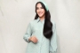 Maudy Koesnaedi Cantik Pakai Hijab Saat Buka Bareng Keluarga, Rambut 'Nongol' Justru Kena Kritik