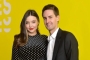 Miranda Kerr dan Evan Spiegel Kejutkan Kampus Bayar Tunggakan Para Wisudawan
