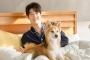 Umumkan Segera Menikah, 7 Potret Lee Ki Woo Bareng Anjing Peliharaan Bukti Animal Lover