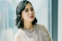 Bikin Puding, Wika Salim Tampil Cantik No Make-Up Dipuji Adem Bak Ubin Mushola