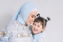 Anak Kartika Putri Sudah Belajar Puasa di Usia 3 Tahun, Mata Indahnya Ikut Curi Perhatian