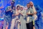 Akur Bareng Frans & Fadly Faisal Di Foto Keluarga, Fuji An Malah Curhat Nahan Tawa