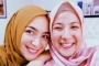 Natasha Rizky Gendong Putra Citra Kirana, Adabnya Bak Sosok Ibu Saleha