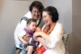 Bayi Nadine Chandrawinata Pemotretan Berkonsep Lokal, Wajah Malah Disebut Bule Banget