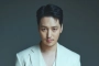 Gaya Byun Yo Han Pakai Seragam Sekolah di 'Black Out' Buat Syok