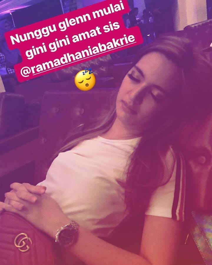 Nia Ramadhani Tidur