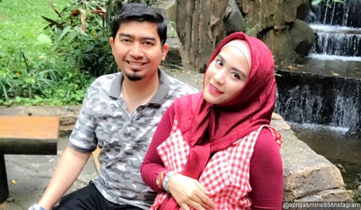 April Jasmine Melahirkan Bayi Kembar, Ustadz Solmed Belum Pilih Nama