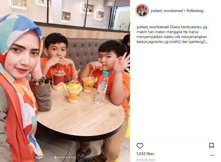 Yulia MOchammad dan Anak-Anaknya