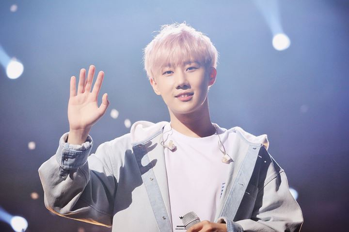 5 Seleb Korea punya kisah cinta pertama menyedihkan