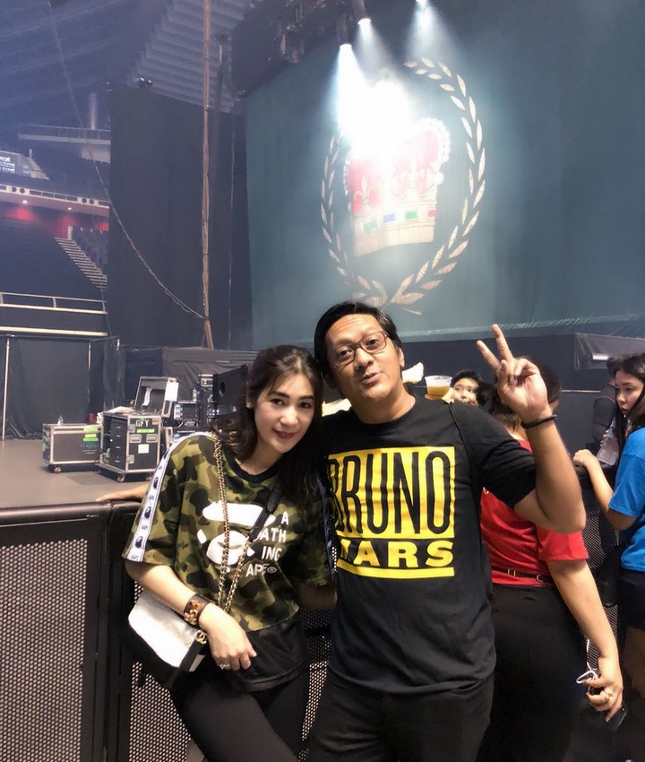 Temani Istri Nonton Konser Bruno Mars