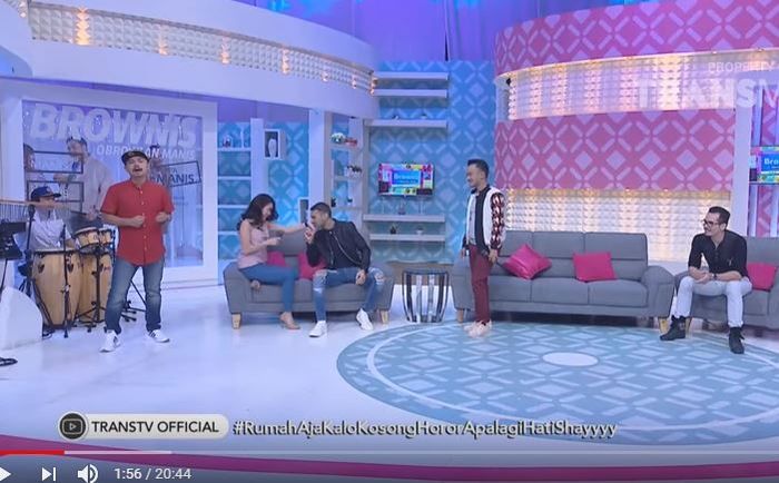 Ayu Ting Ting Dicium Didi Riyadi