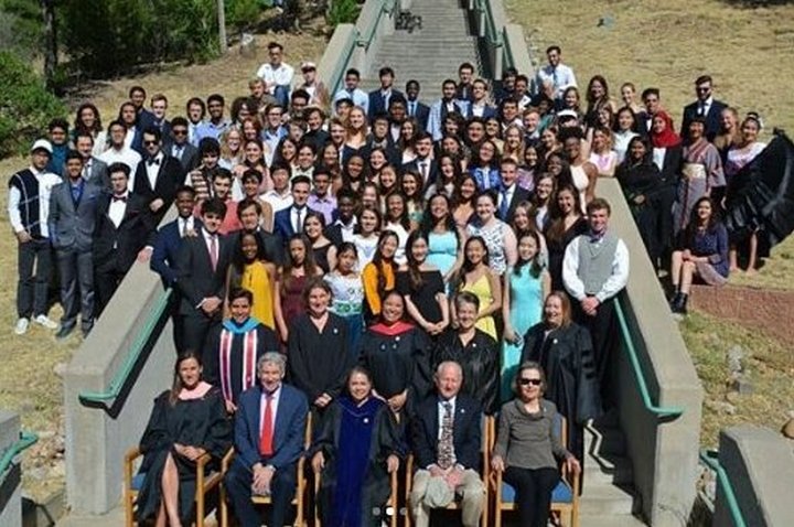 Iqbaal Bersama Alumni UWC Kelas 2018
