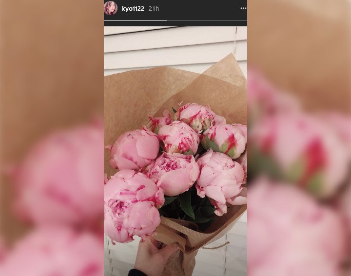 Song Hye Kyo Rayakan Hari Pasangan Dengan Joong Ki
