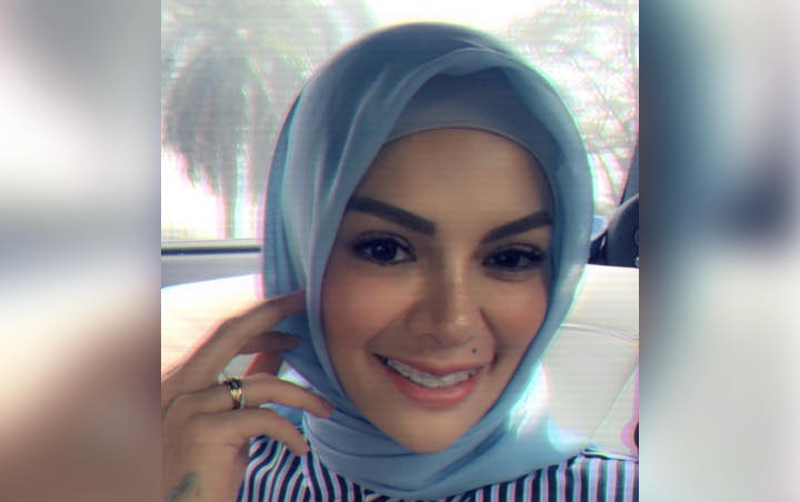 Nikita Mirzani Kembali Unggah Foto Cantik Berhijab, Warganet Sebut Auranya Keluar