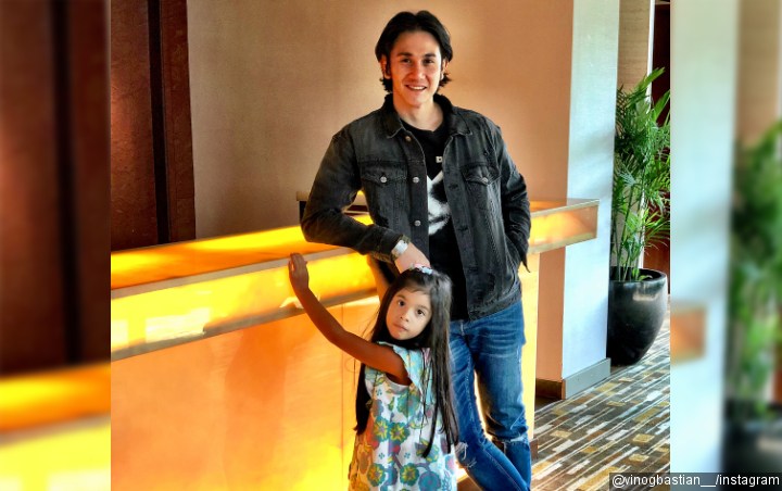 Rela Jadi Badut di Ulang Tahun Sang Anak, Vino Bastian Bikin Terharu