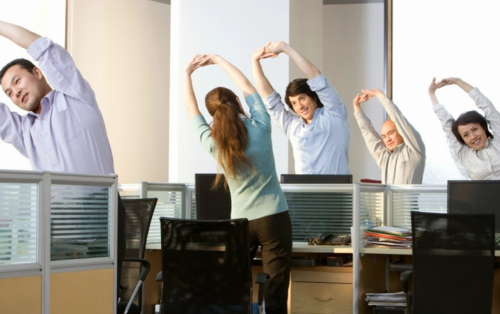 6 Olahraga Mudah yang Bisa Dilakukan Di Kantor