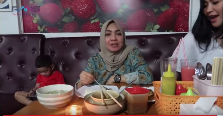 Marsha dan Mama Rieta Ketemuan