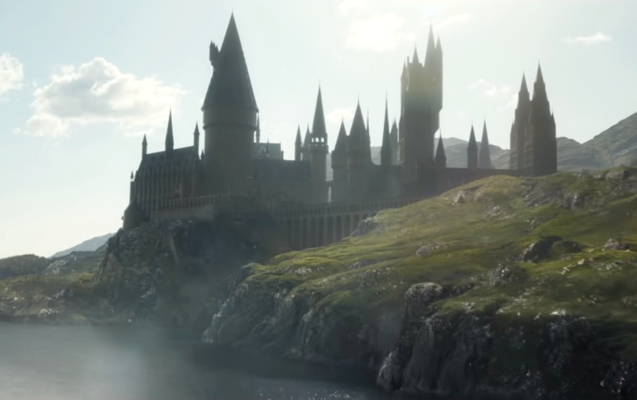 Warner Bros Bagikan Sneak Peek 'Fantastic Beasts 2', Ajak Penggemar Kembali ke Hogwarts