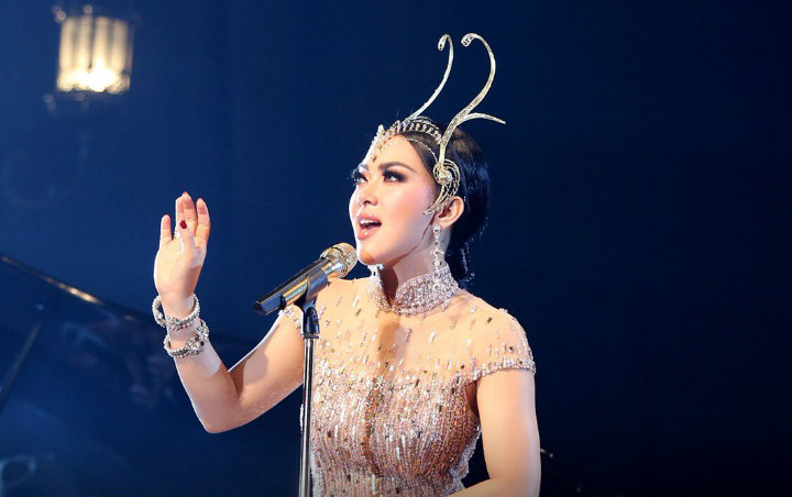 Beli Tiket Konser Rp 25 Juta 'Journey of Princess Syahrini' Dapat Cincin Emas 24 Karat
