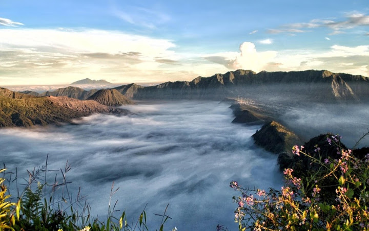 8 Gunung di Pulau Jawa yang Cocok untuk Pendaki Pemula 