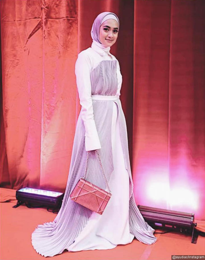 Ayudia Bing Slamet, Inspirasi Tampil Elegan Bagi Hijabers