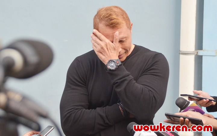 Menjawab Berbagai Pertanyaan, Bang Tigor Mulai Pusing ya Bang?