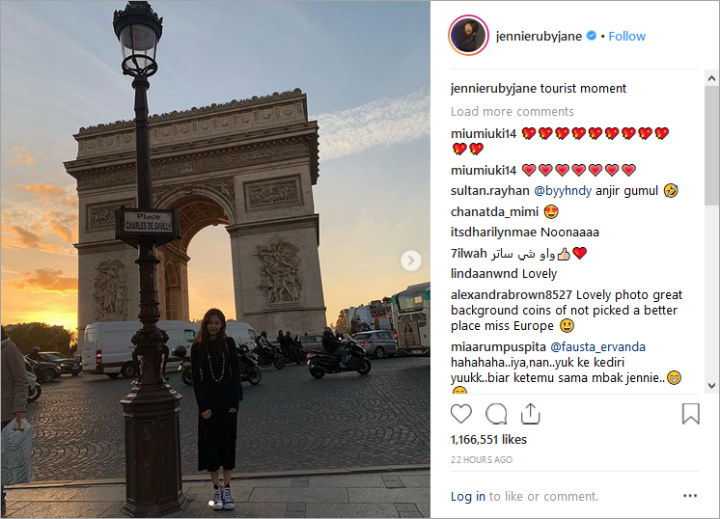 Foto Liburan Jennie Black Pink