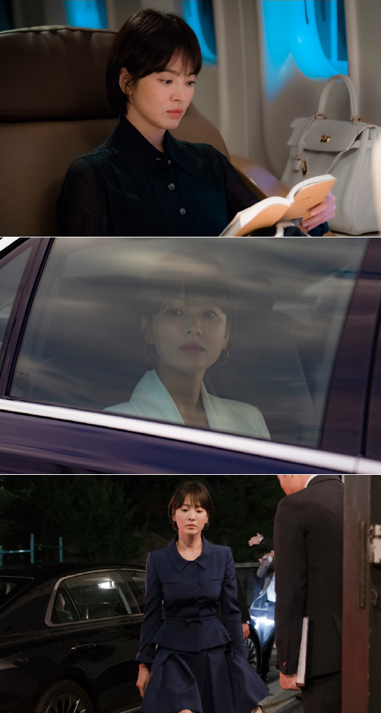 Song Hye Kyo Elegan di Foto Adegan, \'Boyfriend\' Janjikan Alur Romantis Bareng Park Bo Gum