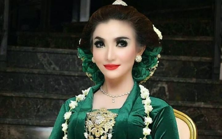 Pergi Melayat Sang Bunda, Penampilan 'Cetar' dan Rumah Roro Fitria Jadi Sorotan