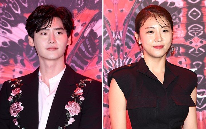 Reuni 'Secret Garden', Manisnya Lee Jong Suk Selfie Bareng Ha Ji Won di Event Baru